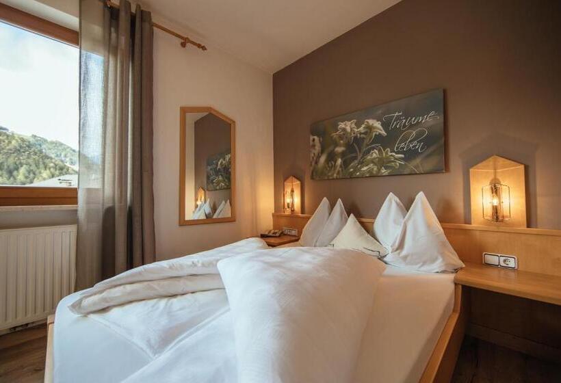 标准间带山景, Wildschütz