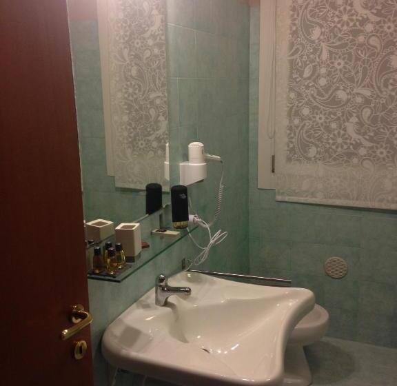 חדר סטנדרט מותאם לאדם עם מוגבלויות, Medoacvs B&b