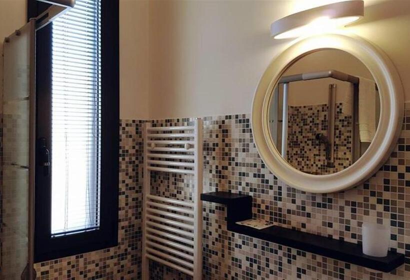 غرفة قياسية ثلاثية, B&b Casanova