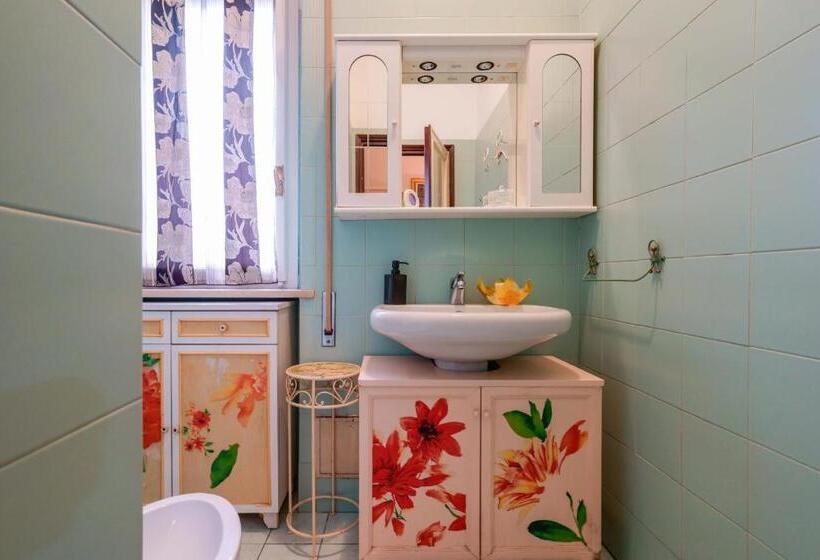 اتاق استاندارد با سرویس بهداشتی مشترک, Bed And Breakfast Dolce Vita Bologna