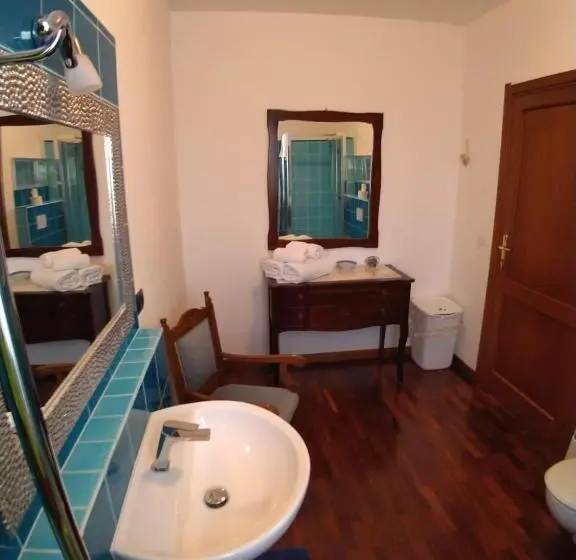 Quarto deluxe vista mar com balcao, Il Pagio