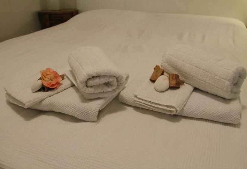 דירת חדר, La Salvia E Il Lampone