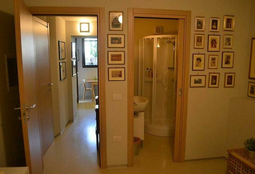 דירת חדר, La Salvia E Il Lampone