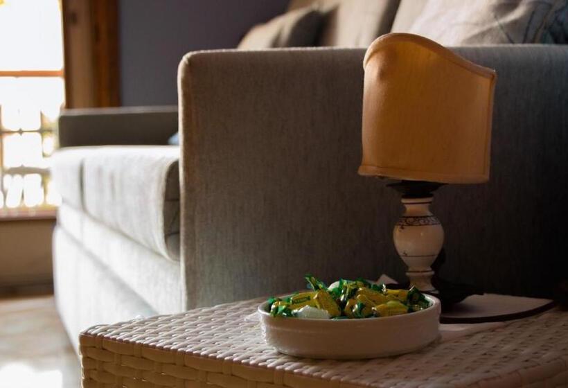 جناح مزود بتراس, Locanda Dei Buoni E Cattivi