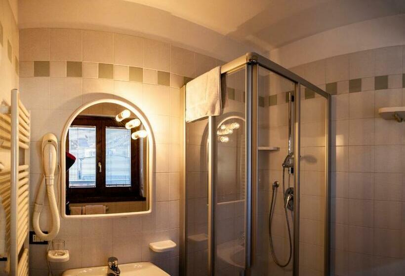 标准间, Villa Lucin