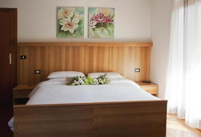 标准间, Villa Lucin