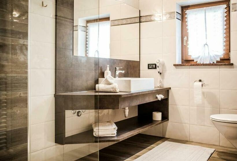 수피리어 룸, Alpenrose