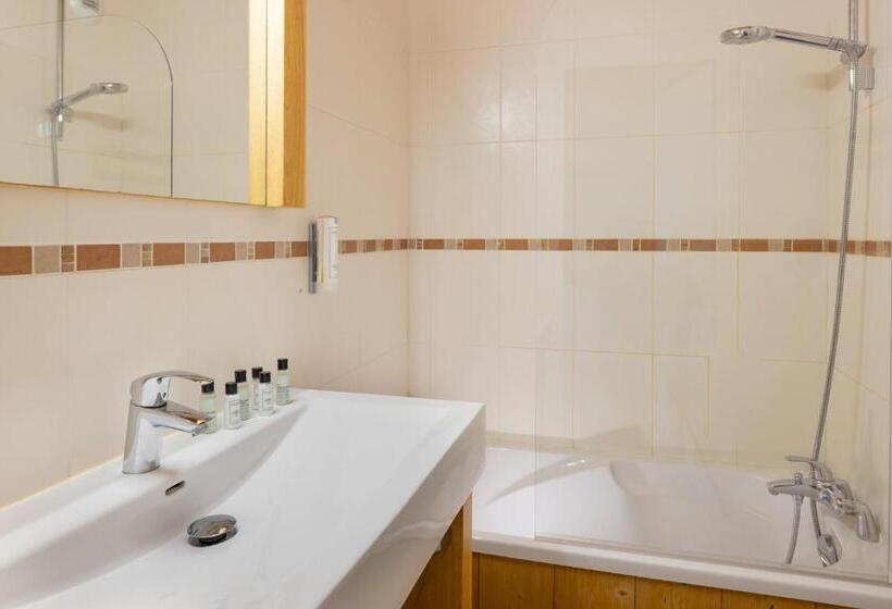 标准三人间, Aalborg