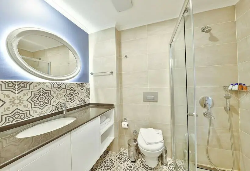 اتاق لوکس با چشم‌انداز دریا, Kas Artemis