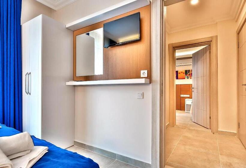 חדר סטנדרט לשלושה, Kas Artemis