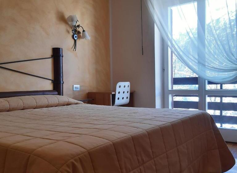 חדר סטנדרט לשלושה עם מרפסת, La Baita