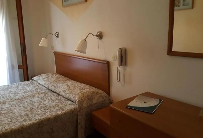 3-Bett-Standardzimmer, Marietta