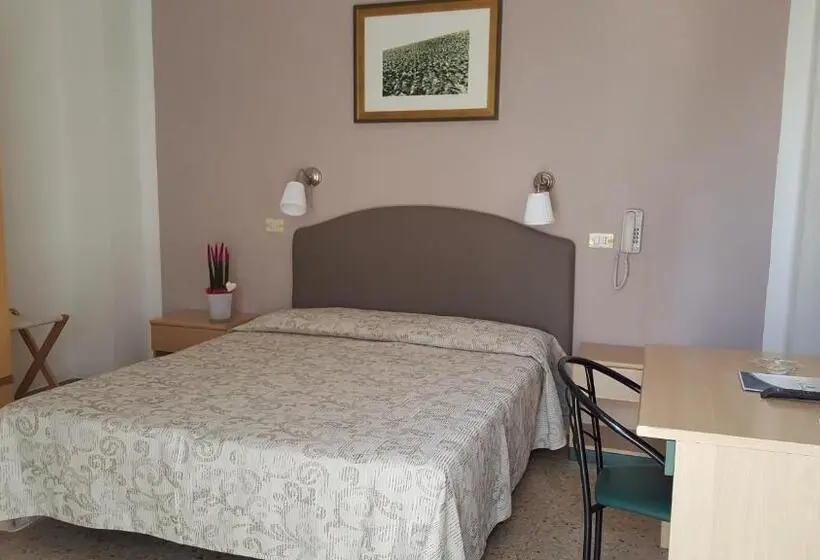 3-Bett-Standardzimmer, Marietta