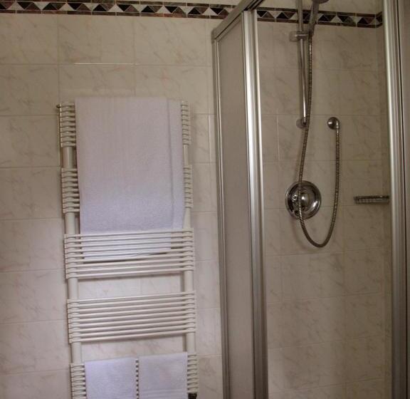 带阳台的三人标准间, Pensione Sellablick