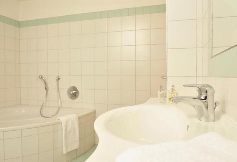 Семейный Номер, Sport Robert