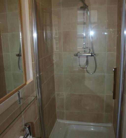 חדר סטנדרט, Station