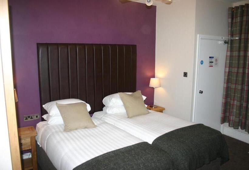 חדר דלוקס, Station