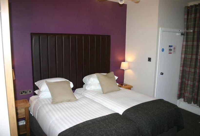 חדר דלוקס, Station