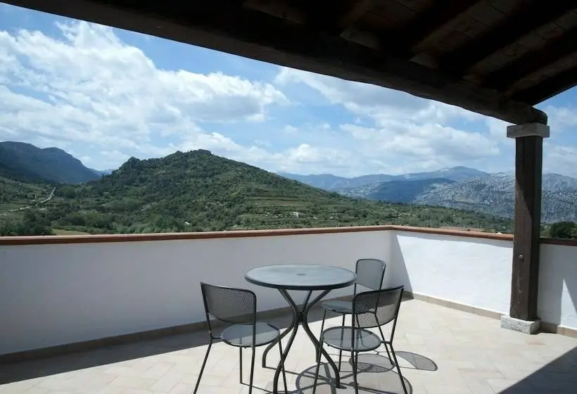 اتاق استاندارد سه نفره, Turismo Rurale Belvedere Pradonos