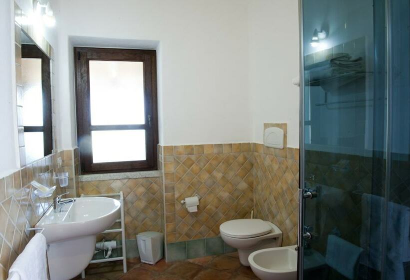 غرفة قياسية ثلاثية, Turismo Rurale Belvedere Pradonos