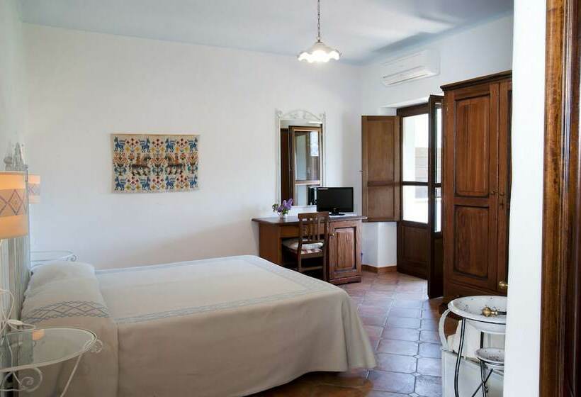 غرفة إقتصادية رباعية, Turismo Rurale Belvedere Pradonos