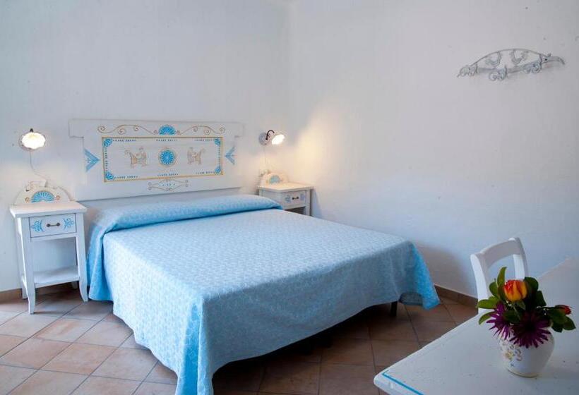 غرفة قياسية مزوَّدة بشُرفة, Turismo Rurale Belvedere Pradonos