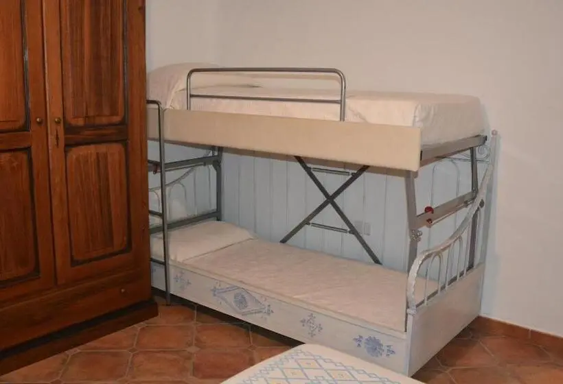Economy Quadruple Room, Turismo Rurale Belvedere Pradonos