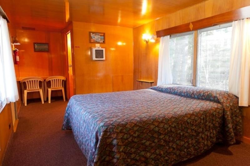 スタンダードルーム, Robbins Motel