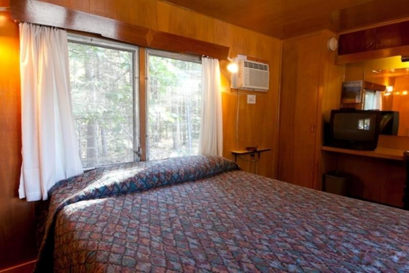 エコノミールーム, Robbins Motel