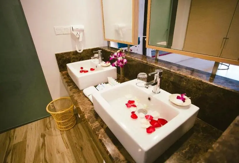ガーデンビューデラックスルーム, Sand & Sandals Desaru Beach Resort & Spa