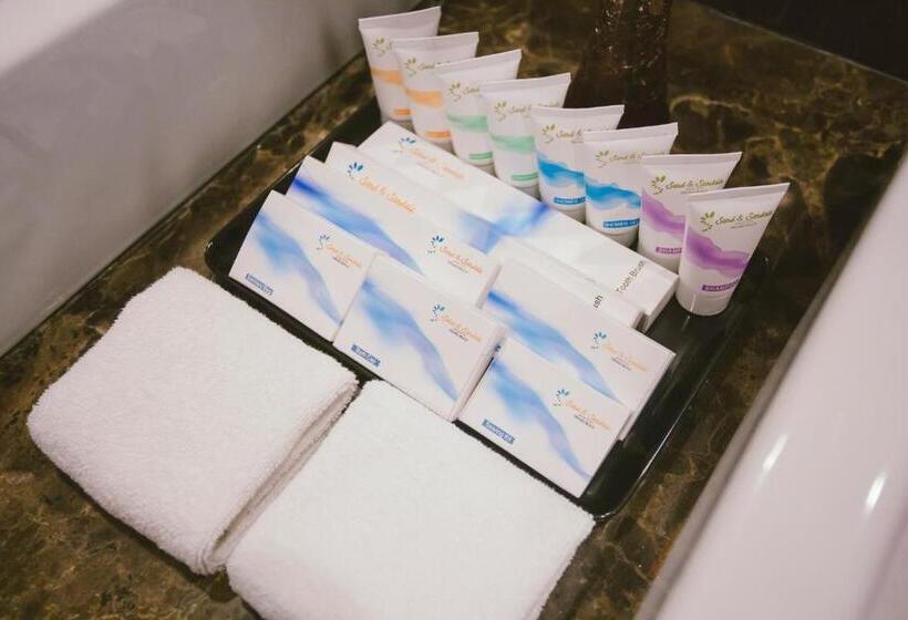 غرفة ديلوكس مطلّة علي الحديقة, Sand & Sandals Desaru Beach Resort & Spa