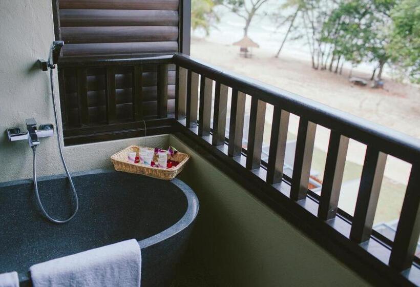 غرفة ديلوكس مطلّة علي البحر, Sand & Sandals Desaru Beach Resort & Spa