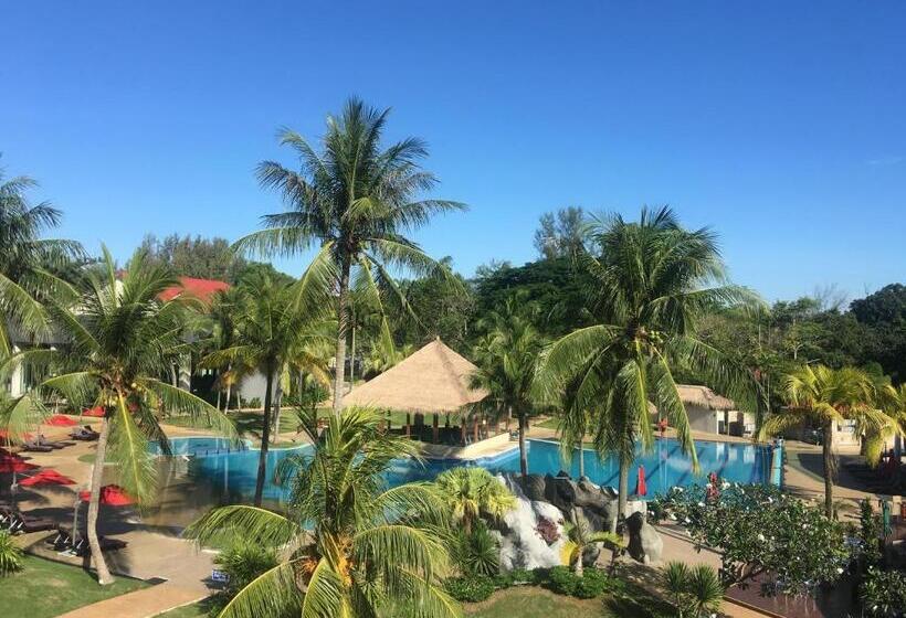 غرفة عائلية مطلّة علي حمام السباحة, Sand & Sandals Desaru Beach Resort & Spa