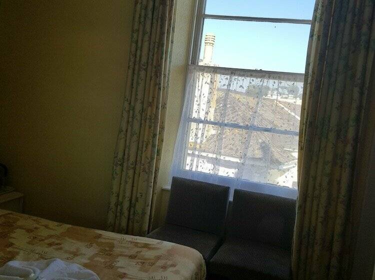 اتاق استاندارد, Abbey Court