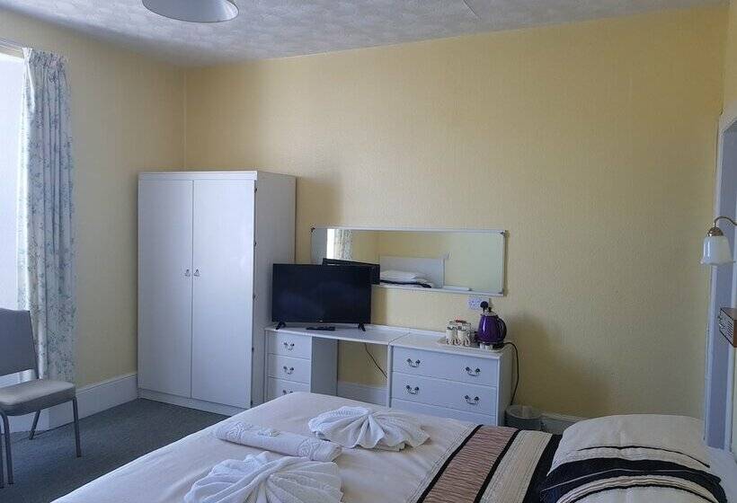 اتاق استاندارد سه نفره, Abbey Court