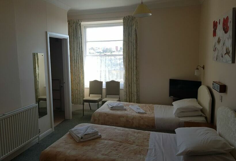 اتاق استاندارد با چشمانداز استخر, Abbey Court