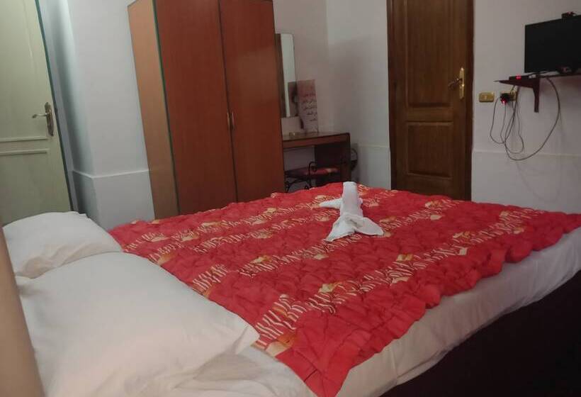 اتاق استاندارد, Invitation