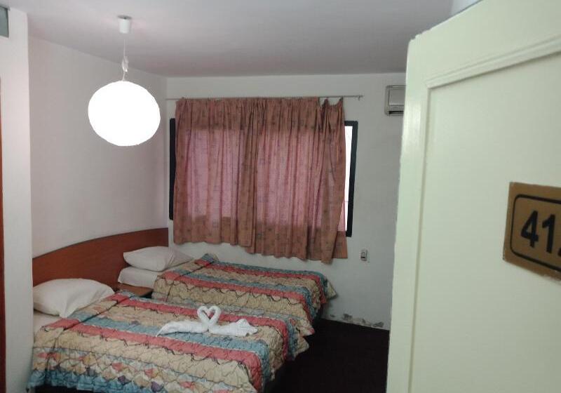 اتاق استاندارد یک نفره, Invitation