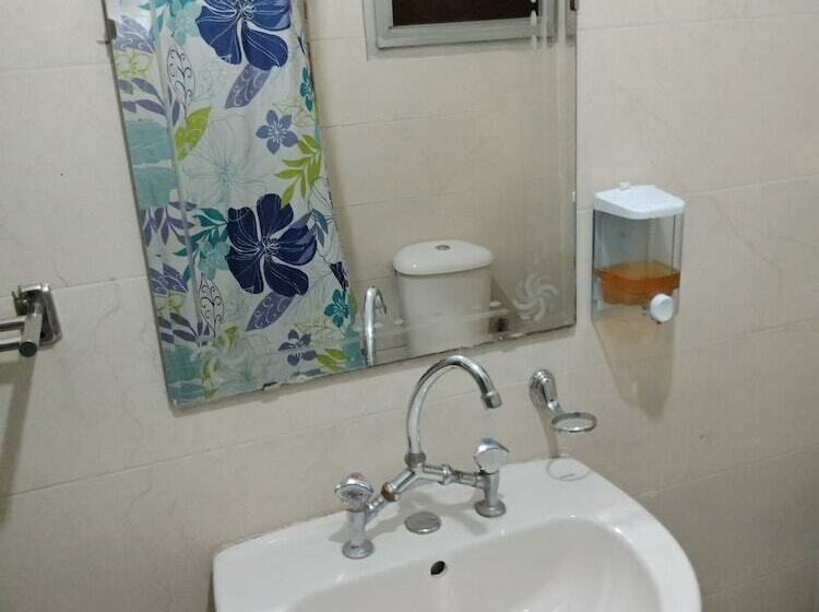 اتاق استاندارد با سرویس بهداشتی مشترک, Invitation