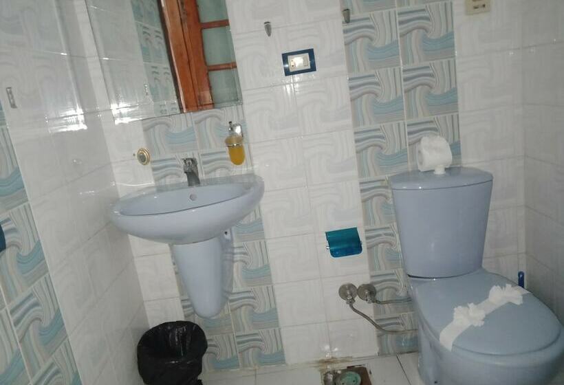 اتاق استاندارد یک نفره, Invitation