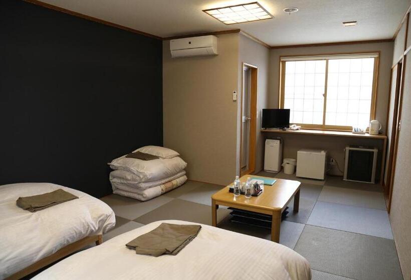 غرفة عائلية, Chalet Burlap Furanui