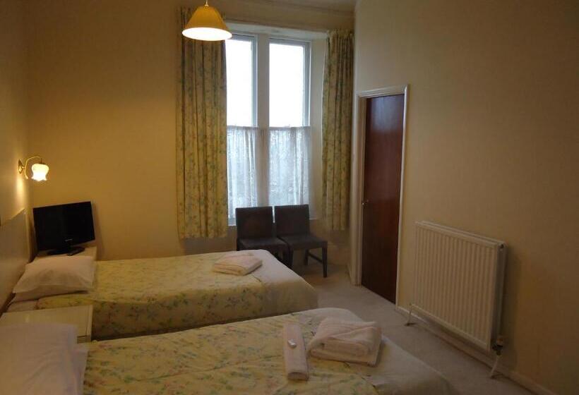 اتاق استاندارد با چشمانداز استخر, Abbey Court