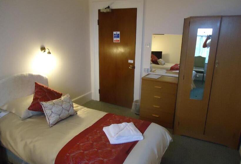 اتاق استاندارد با چشمانداز استخر, Abbey Court