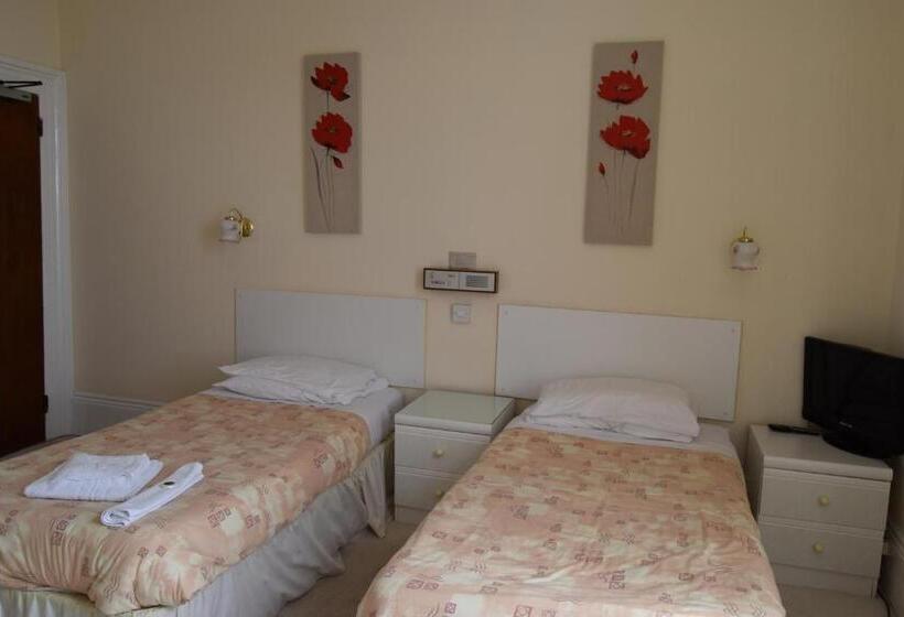 اتاق استاندارد با چشمانداز استخر, Abbey Court