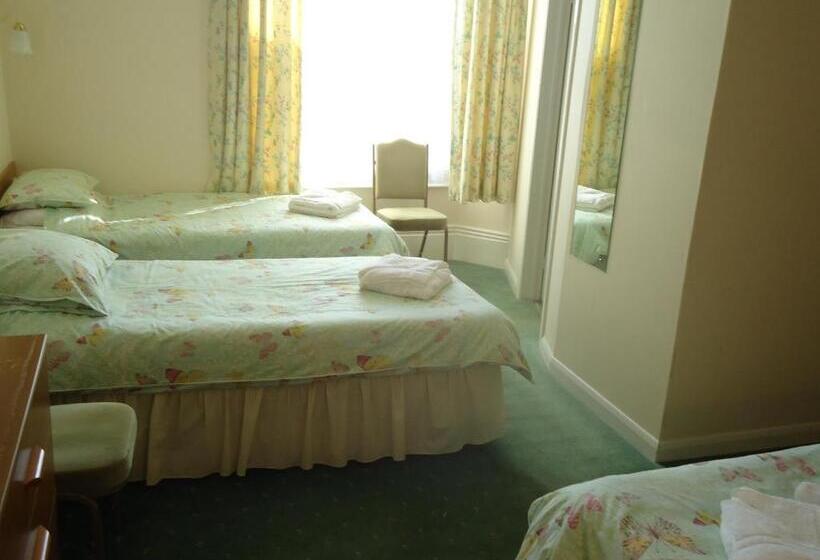 اتاق خانوادگی با چشمانداز دریا, Abbey Court