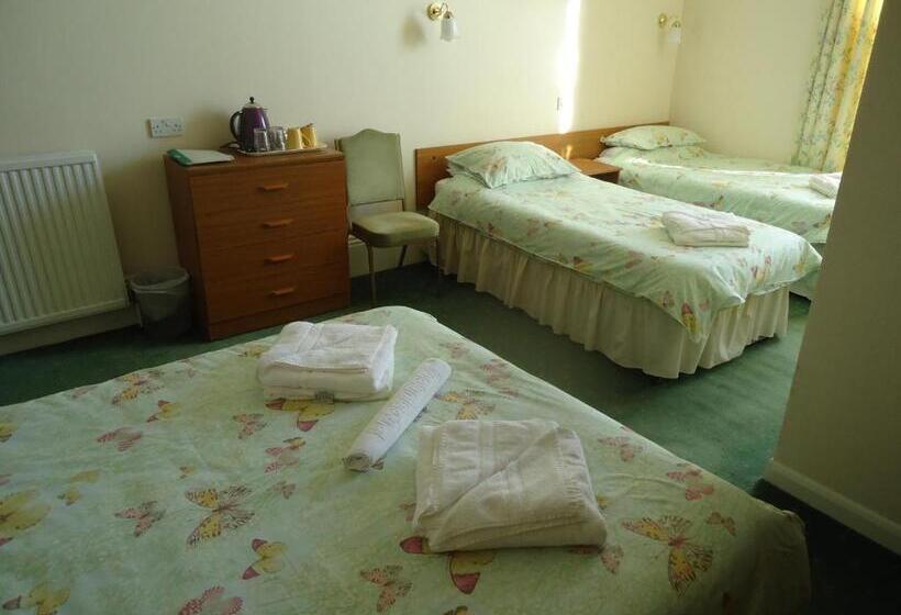 اتاق خانوادگی با چشمانداز دریا, Abbey Court