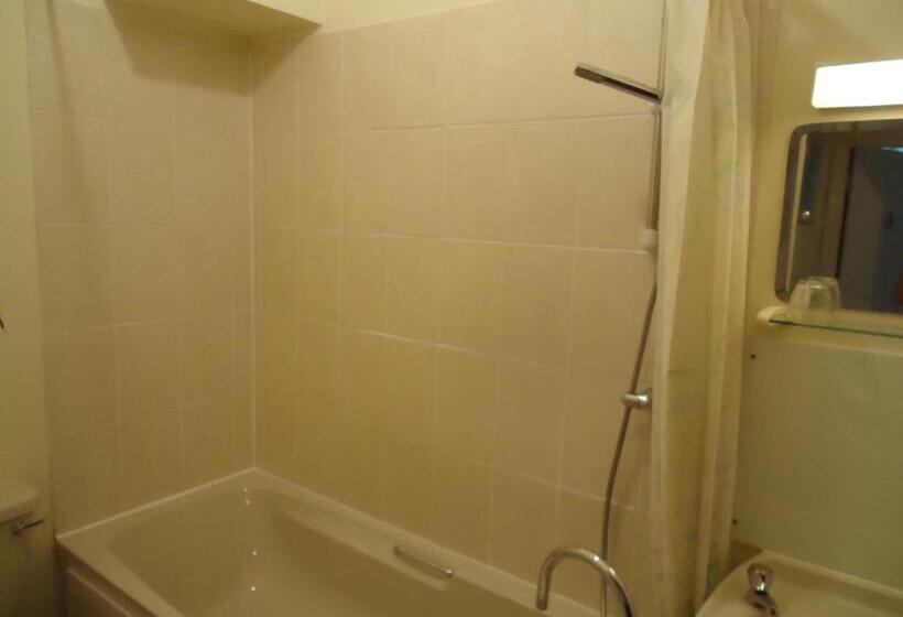 Standard room with outdoor bath, Abbey Court