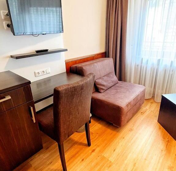 패밀리 룸, Bacharacher Hof