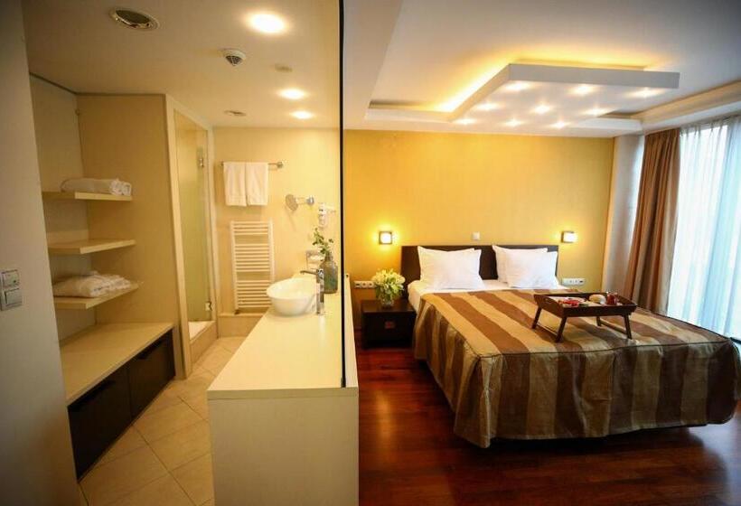 1 Bedroom Penthouse Apartment, City Boutique