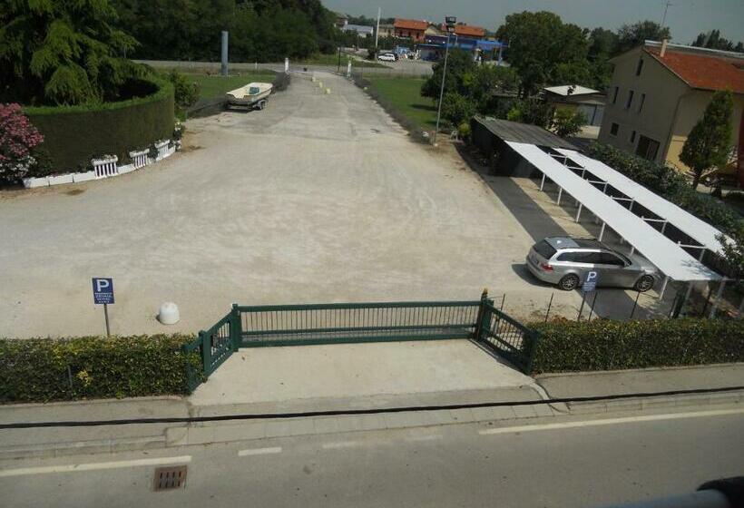 חדר סטנדרט, Bluecolors